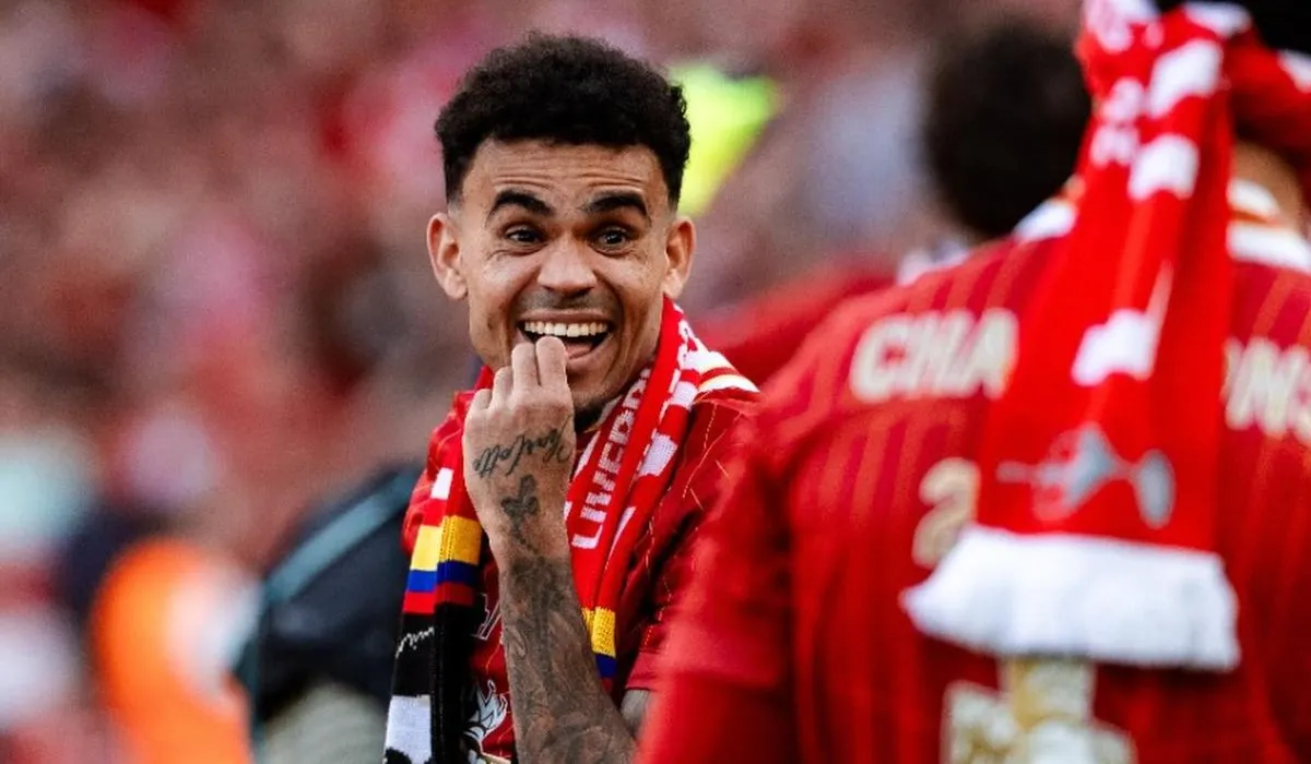 Luis Díaz campeón con Liverpool, Premier League.