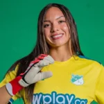 Luisa Agudelo con la camiseta del deportivo Cali.