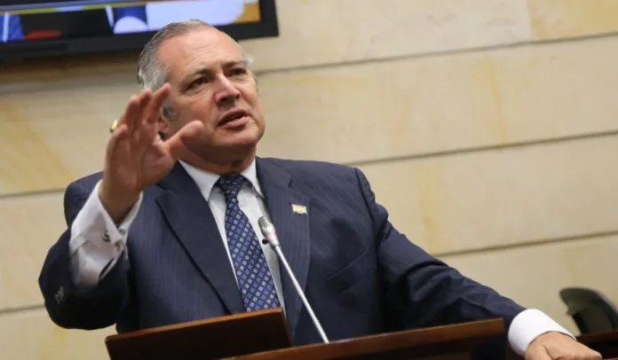 Iván Name no ha sido suspendido oficialmente por falta de certificación de la Corte Suprema.