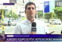 Me escupieron y golpearon: El relato del periodista de RTVC agredido Agresión a la prensa: Equipo de RTVC fue atacado en marcha de Bucaramanga.
