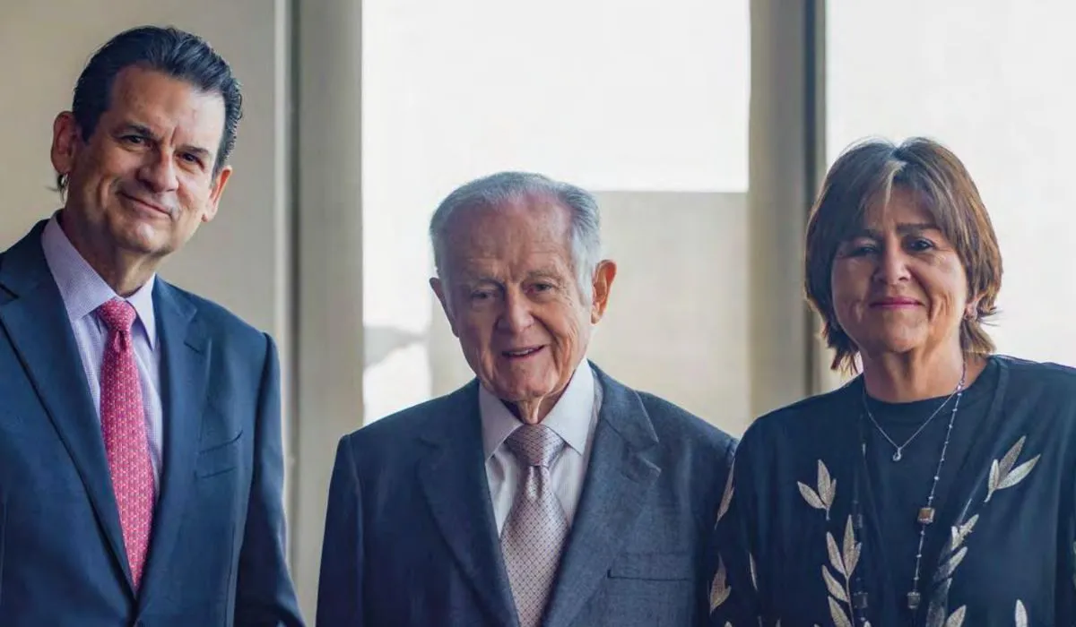 Grupo Aval Sarmiento Angulo e hijo Maria Lorena Gutiérrez