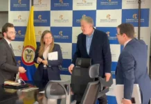 Cielo Rusinque se reúne con WOM para dialogar sobre el mercado de las telecomunicaciones La Superintendencia se reunió con WOM para analizar el panorama actual de las telecomunicaciones.