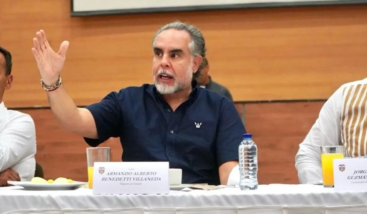 El ministro Armando Benedetti da sus declaraciones ante la situación con Perú