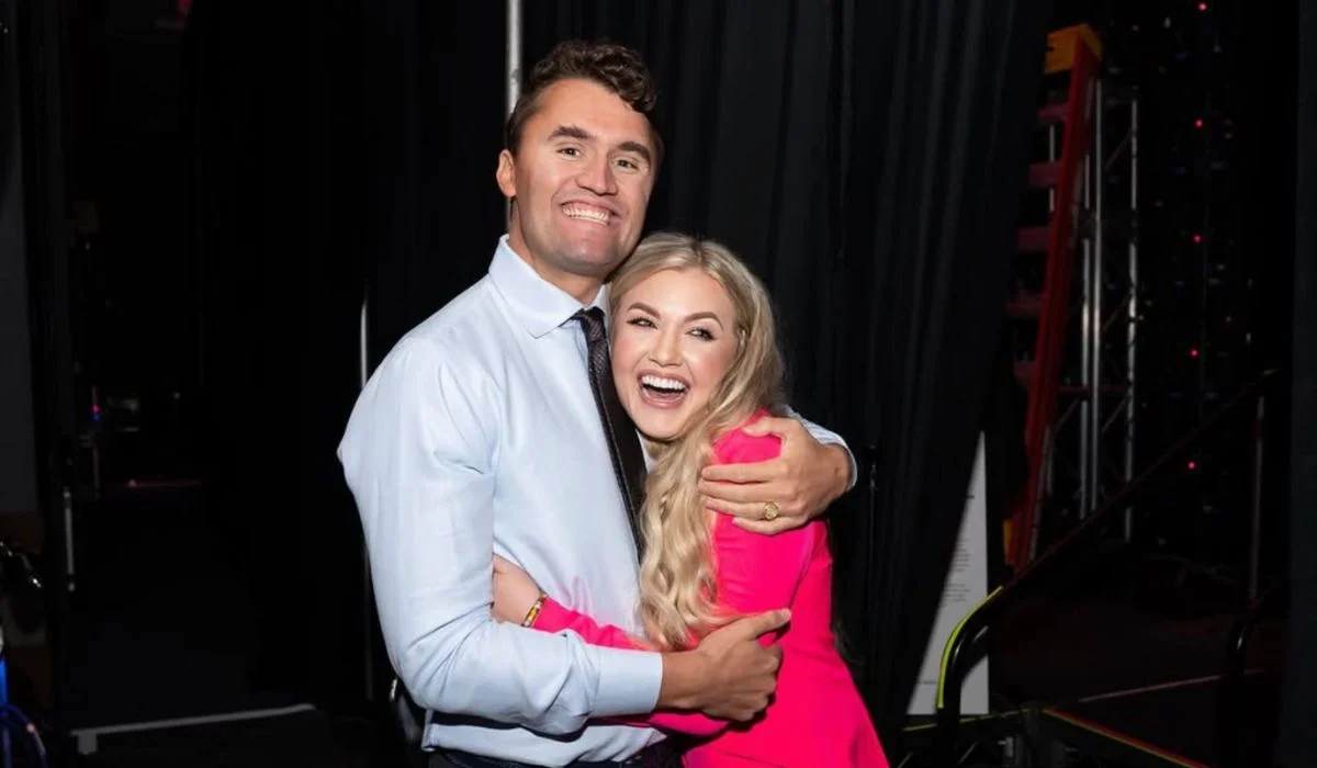 Erika Kirk, esposa de Charlie Kirk enamorados