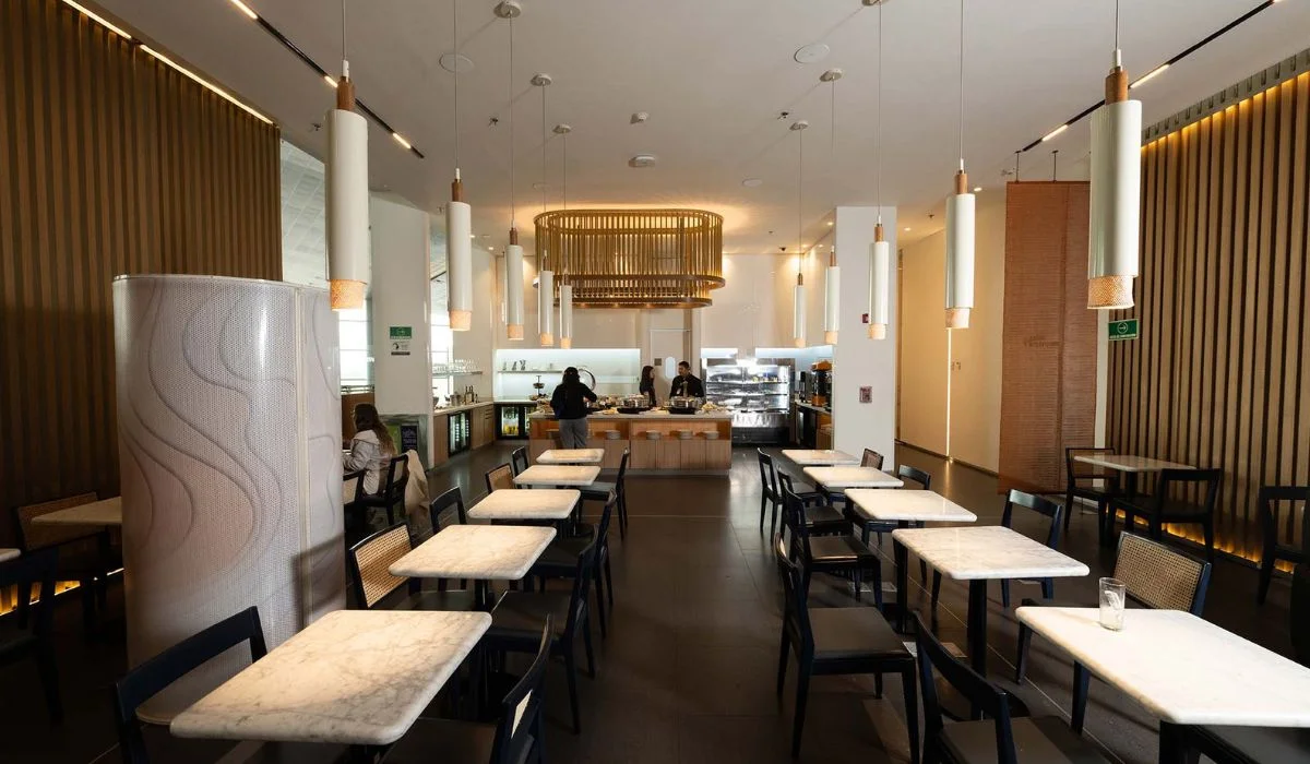 Interior de sala VIP Latam Bogotá