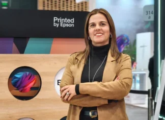 Epson reafirma su compromiso por la industria textil colombiana tras Barranquilla es Moda 2025 Juanita Agudelo, gerente de ventas y mercadeo para negocios Industriales en Epson Colombia
