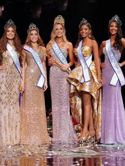 De izquierda a derecha, Señorita Córdoba, Señorita Atlántico, Señorita Valle, Señorita Chocó, Señorita Bolívar