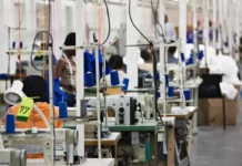 El presidente Gustavo Petro firma decreto que elimina aranceles a insumos textiles para bajar costos de producción Industria textil