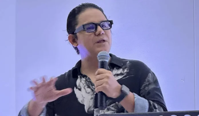 Vincent Ramos Montes, en el pulpito Vincent Ramos Montes, en el pulpito