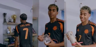 Lamine Yamal con la camiseta de Luis Díaz