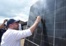 Ministro Edwin Palma inaugura Parque Solar Urrá con inversión de $70 mil millones Ministro Edwin Palma en la inauguración Parque Solar Urrá.