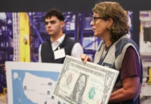 ¿Por qué está bajando el dólar? Factores que golpean a la divisa estadounidense esta semana El dólar se debilita en el mundo