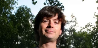 Multimillonario muere tras caer de un piso 17 en Tailandia Quentin Griffiths