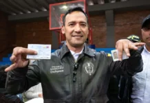 Ministro de Defensa Pedro Sánchez Suárez votó por primera vez tras 35 años de servicio militar El Ministro de Defensa Pedro Sánchez Suárez ejerció su derecho al voto por primera vez tras 35 años en la FAC